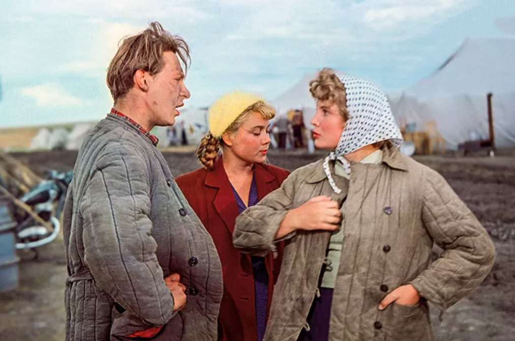 Олег Ефремов, Нина Дорошина и Татьяна Доронина в фильме «Первый эшелон», 1955