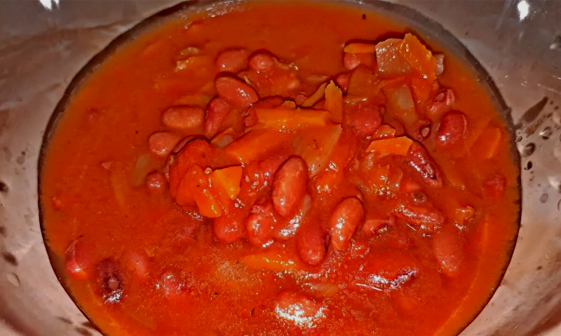 Тушеная фасоль в томате