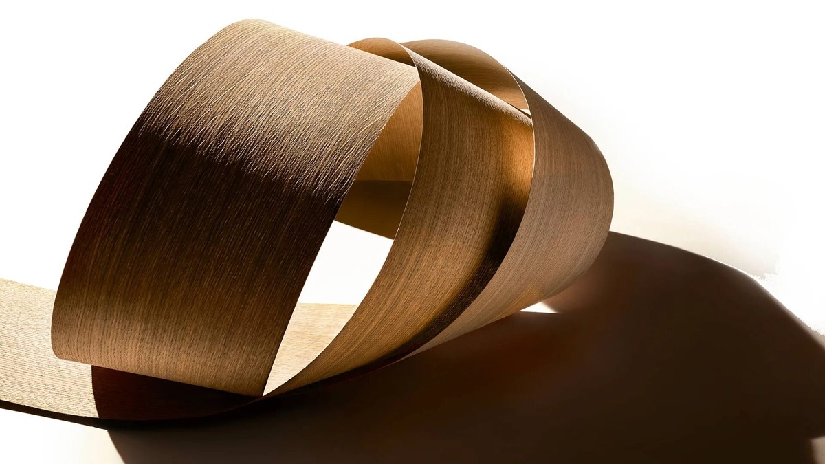 Тонкий слой натуральной древесины