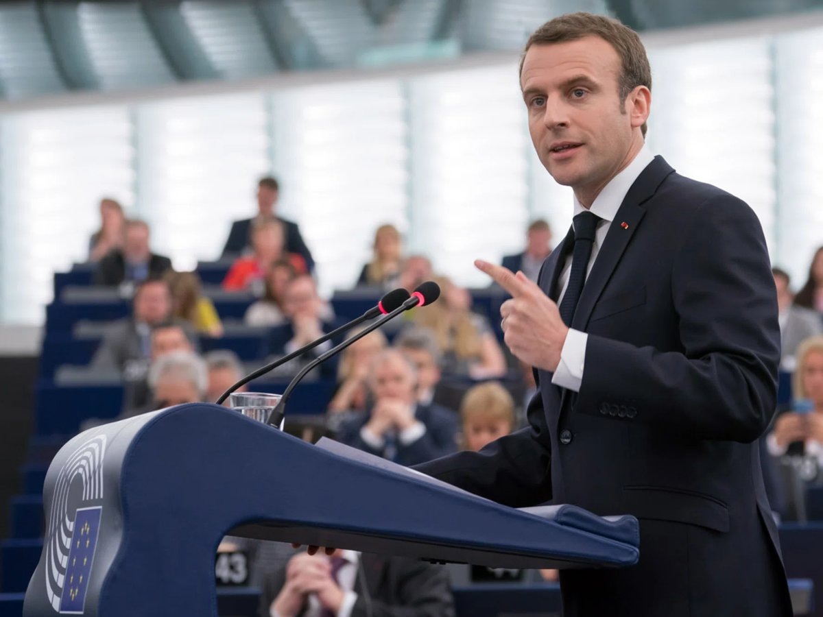     Макрон подтвердил факт визита своего дипломатического советника в РФ