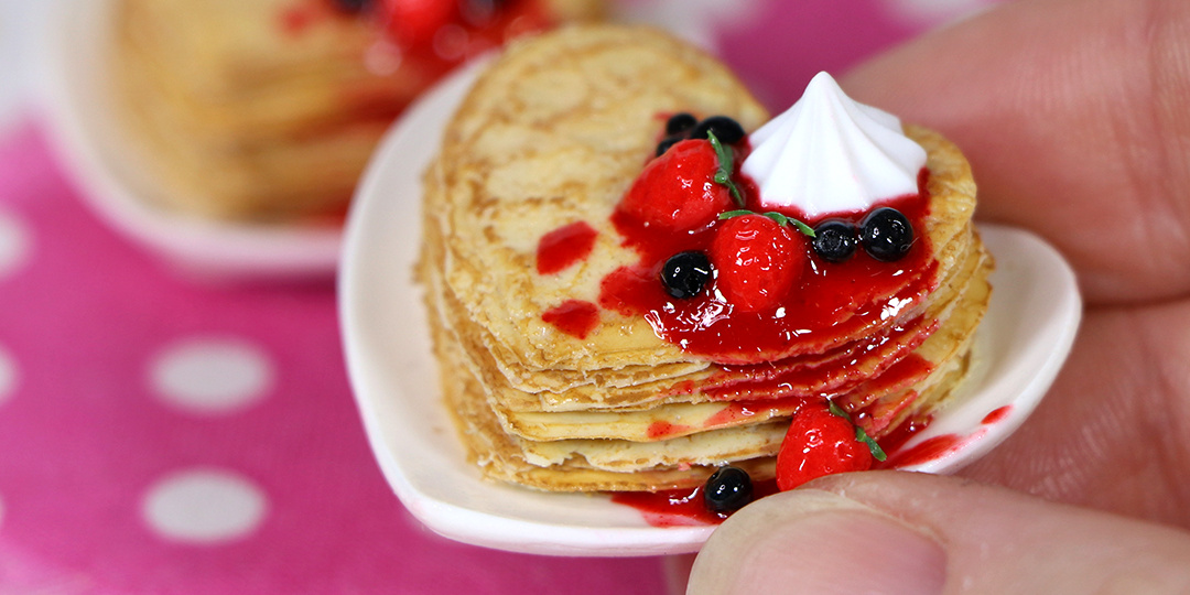 Миниатюрные блинчики в форме сердца: тёплый подарок для Дня святого Валентина