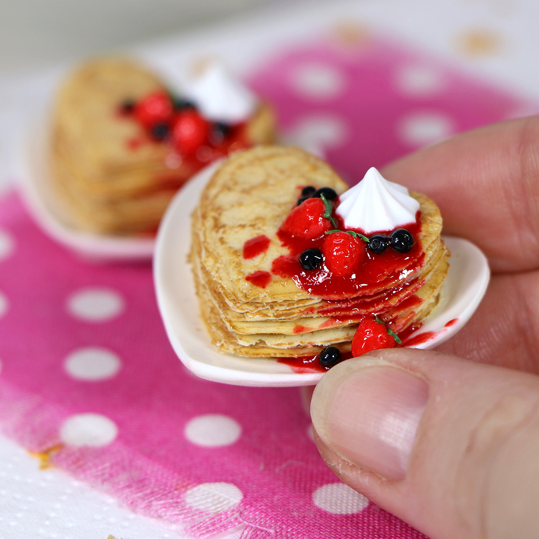 Миниатюрные блинчики в форме сердца