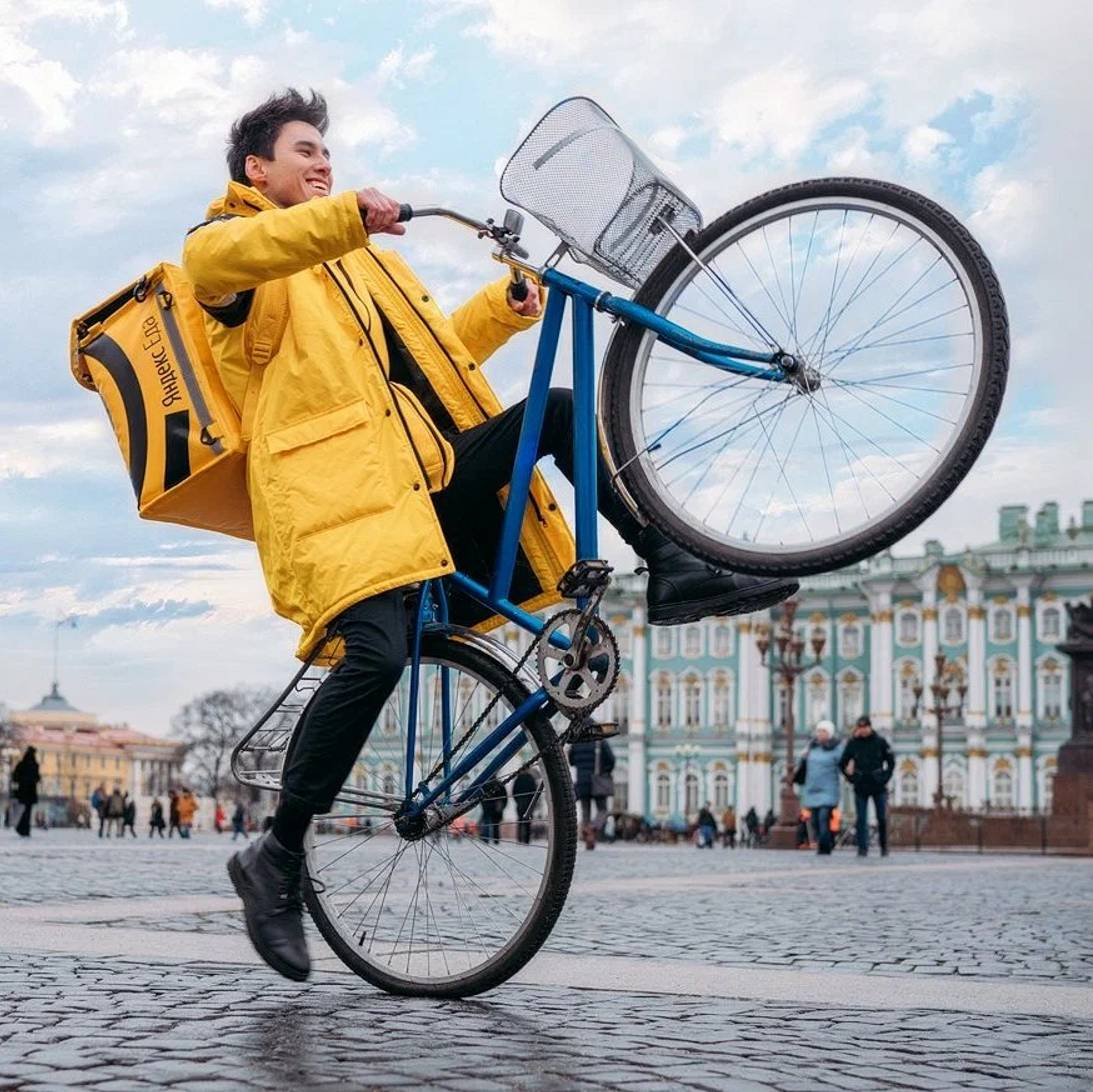 За кулисами доставки: реальные истории курьеров Яндекс Еды