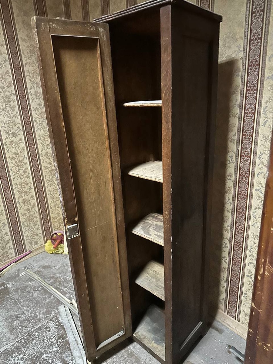 Одностворчатый шкаф