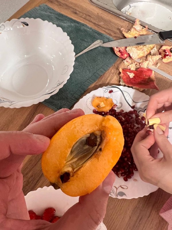 Не знаю что за фрукт, но очень вкусный))