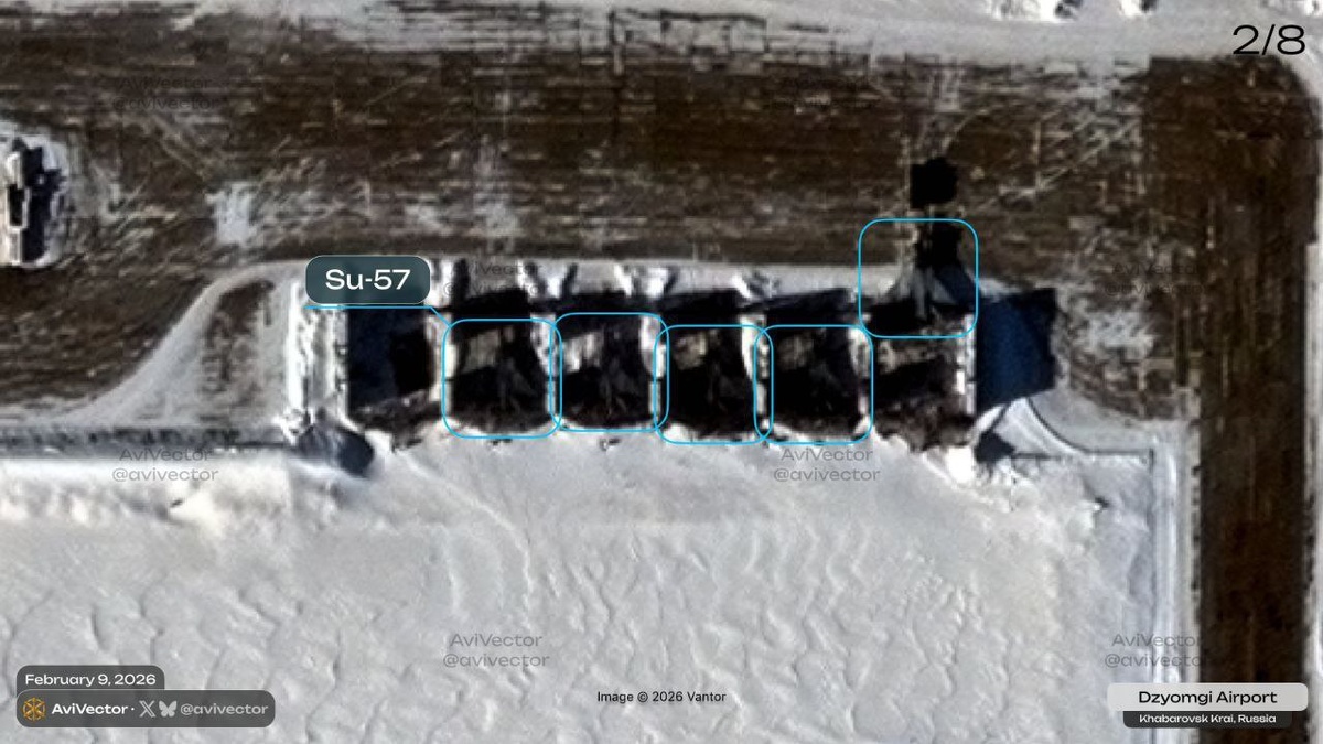 Ещё 6 снимков с различной авиационной техникой на аэродроме. 