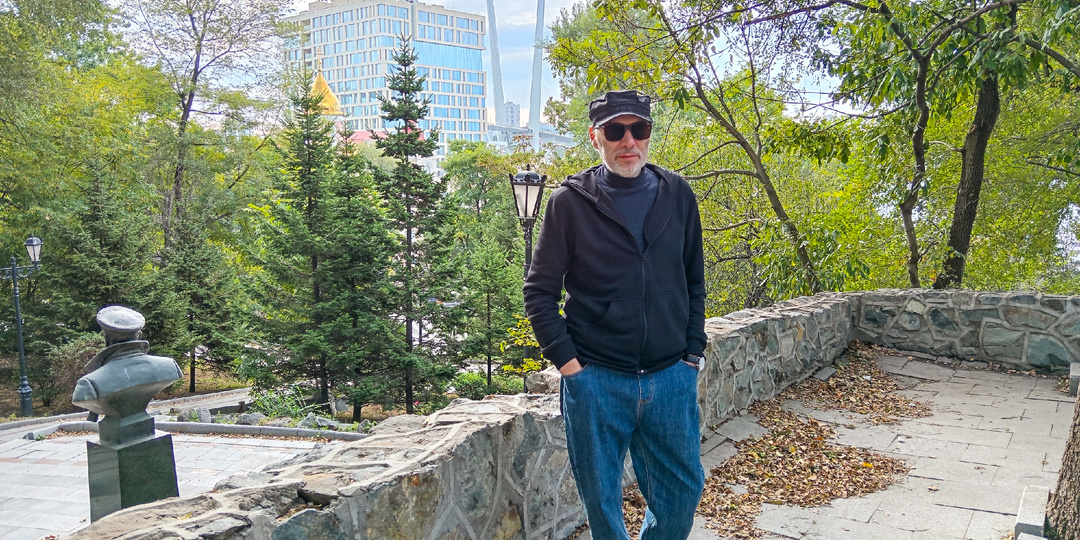 Свекровь не захотела пускать к себе сына, которого жена выгнала из дома, и повезла его обратно к невестке