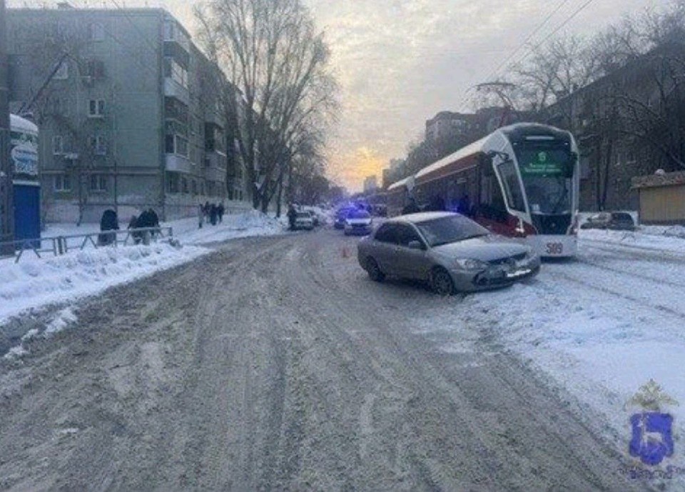    В Промышленном районе Самары произошло ДТП с участием пешехода. ГУ МВД России по Самарской области