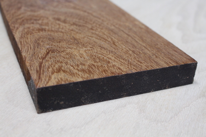 Фото: https://www.fouroakscrafts.com/carve-wooden-leaf-tray/