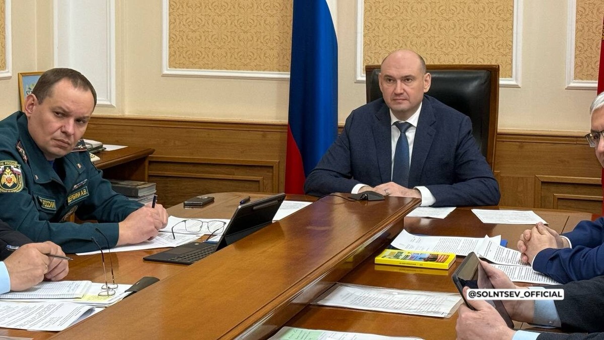     В Оренбуржье обсудили меры для обеспечения безопасного пропуска половодья в 2026 году. Фото: тг-канал Евгения Солнцева.