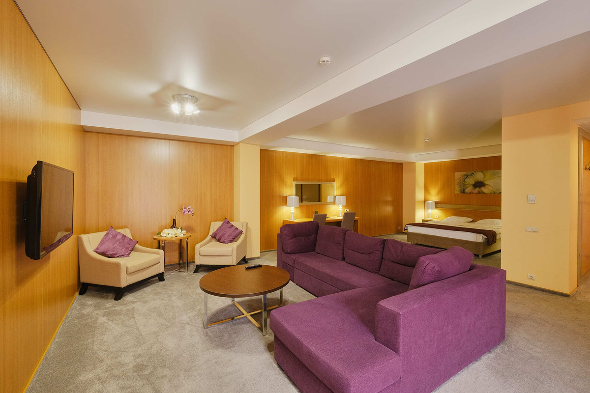 Листайте галерею