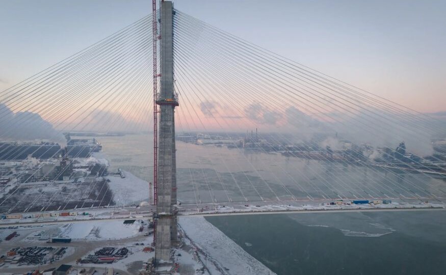 Трамп пригрозил: отдайте хотя бы половину, иначе его не разрешат открыть для движения