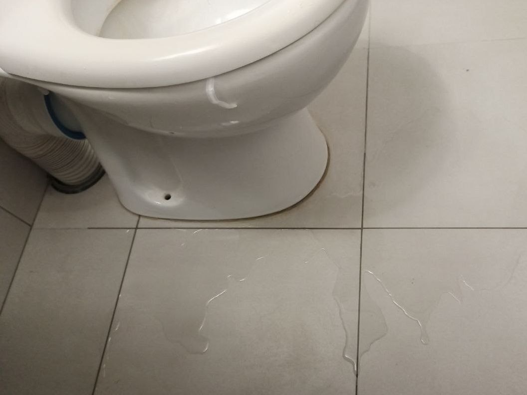 Подтекающий "белый друг"...