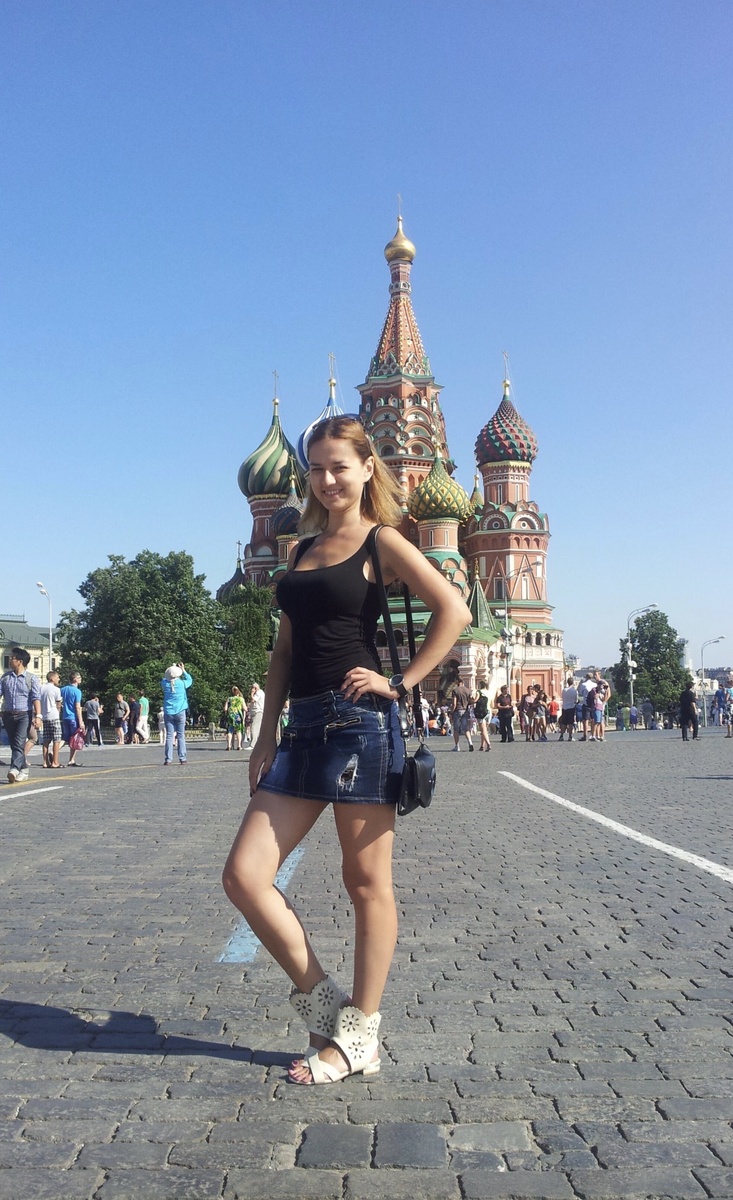 Ваш любимый автор образца 2014 года. Еще не "понаехавшая", а просто турист на Красной площади