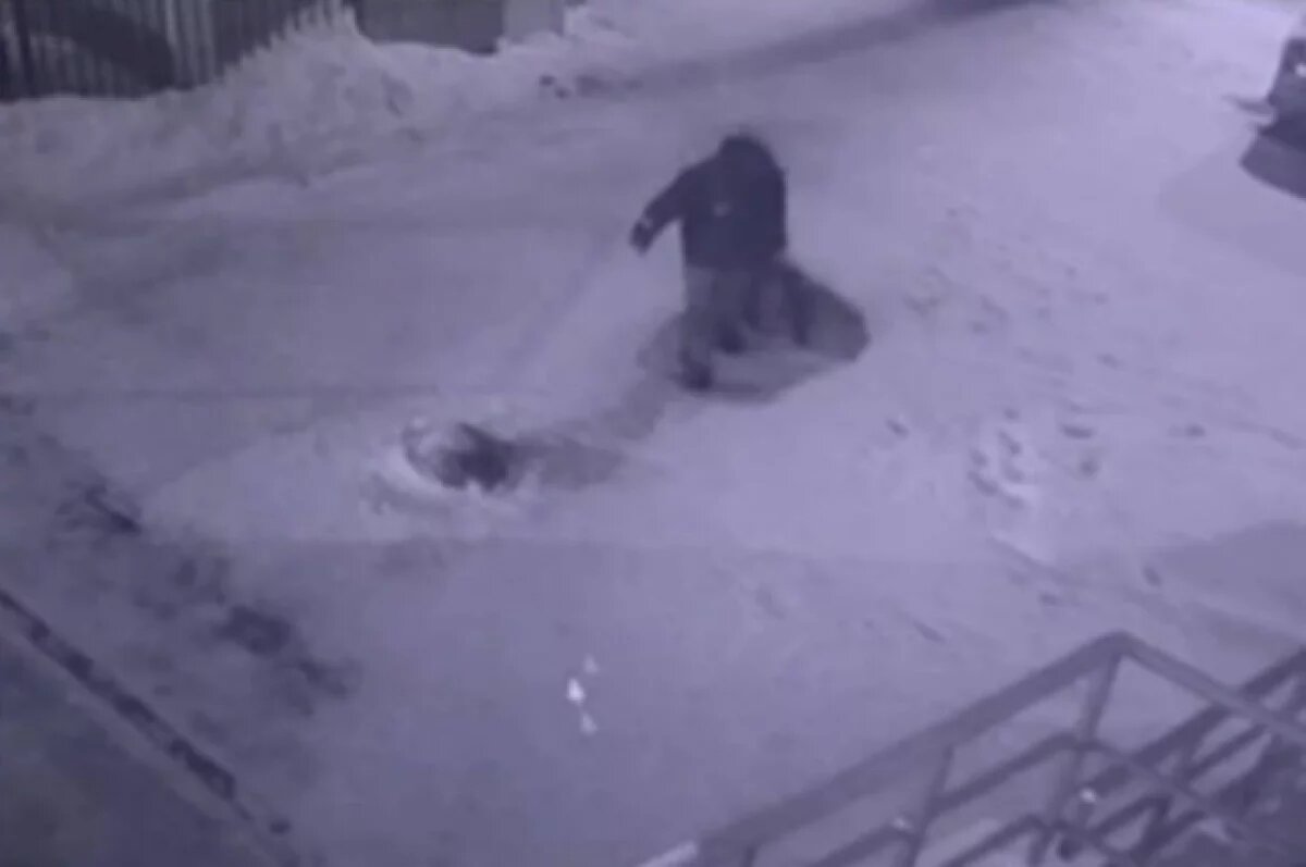    Ижевчанин вломился в овощной киоск и украл продукты и деньги