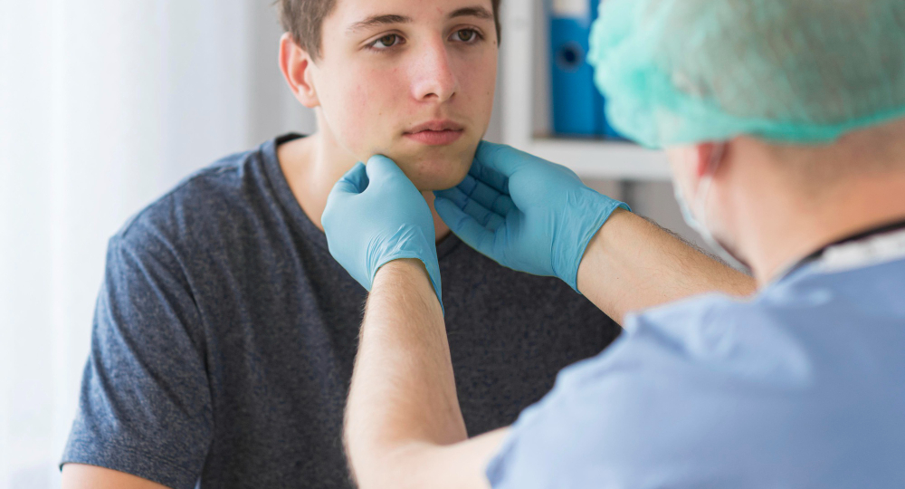 Пациент пришёл с прикрученным саморезом: что было и почему это опасно