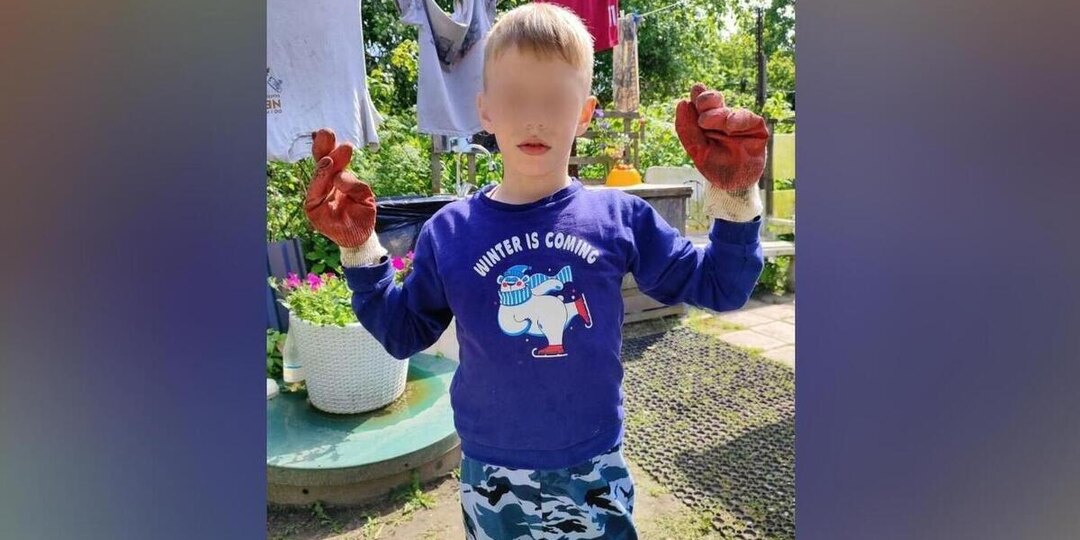 «Похоронят тайно без отпевания»: могилу убитого педофилом ребенка засекретят