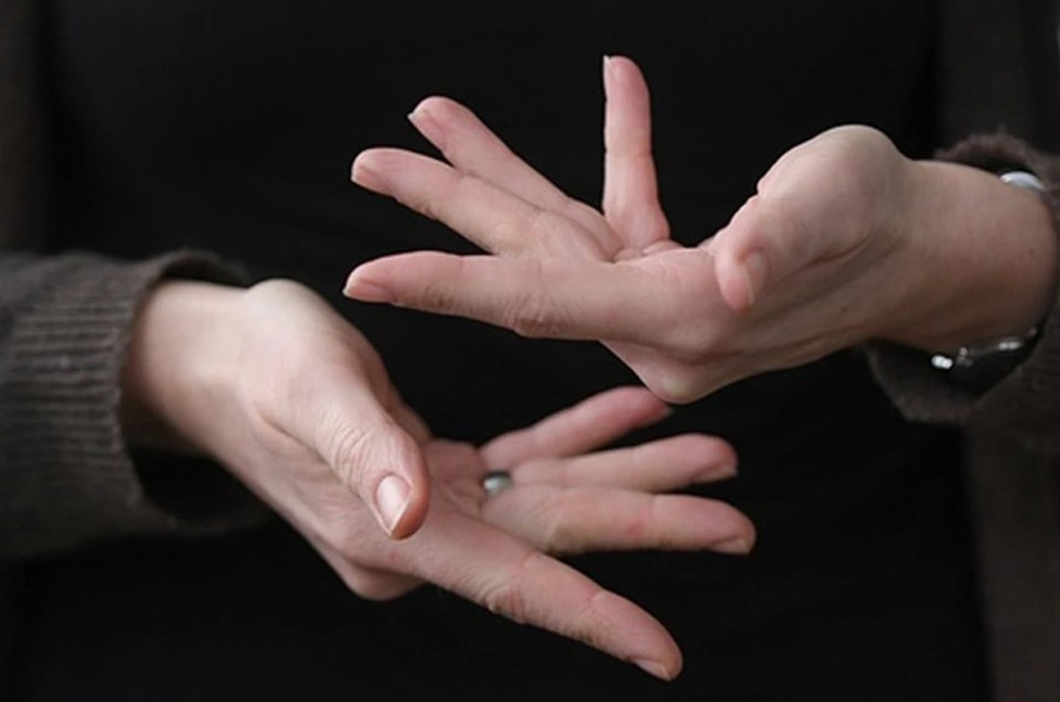    Модель рук Китти Ван заявила, что за одну съемку получает около 100 тысяч рублей EAST NEWS