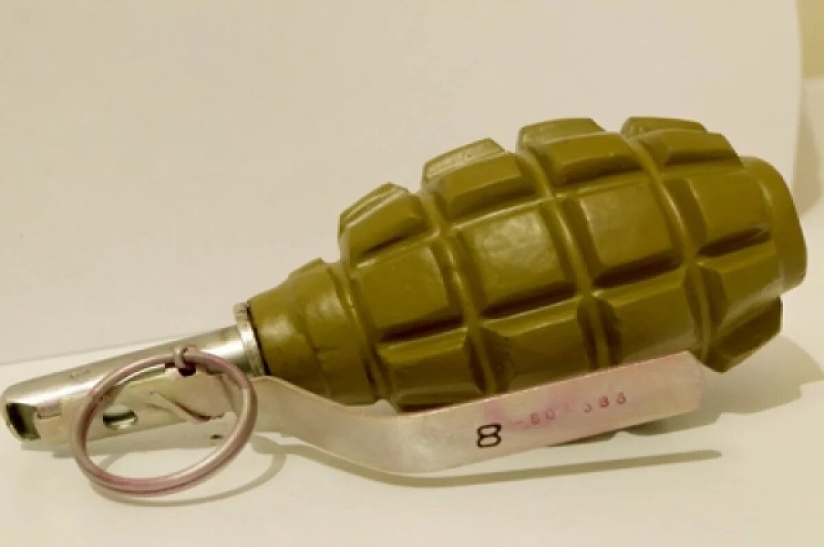    В Черкассах мужчина бросил гранату в сторону полицейских и сотрудников ТЦК