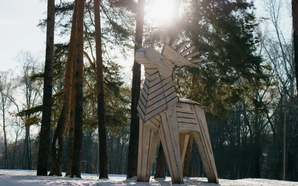    В школу через забор, ДТП с грузовиком в Сарапульском районе и отчистка дороги «наполовину»: что обсуждают ижевчане в соцсетях 10 февраля