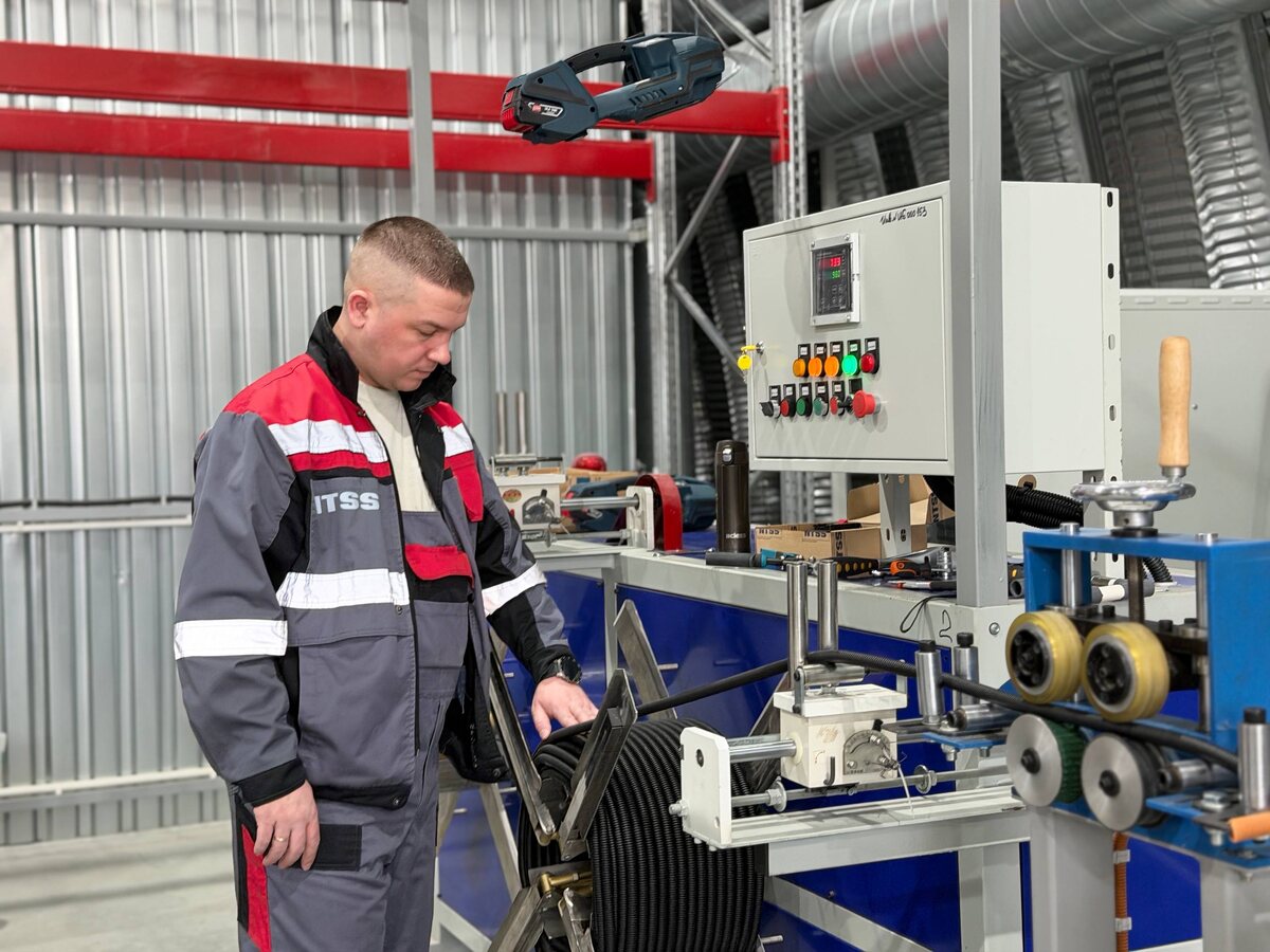    Развитие нового производства по выпуску пластиковых кабельных каналов и гофрированных труб важно не только для экономики региона, но и для всей страны. Источник фото: adm44.ru.