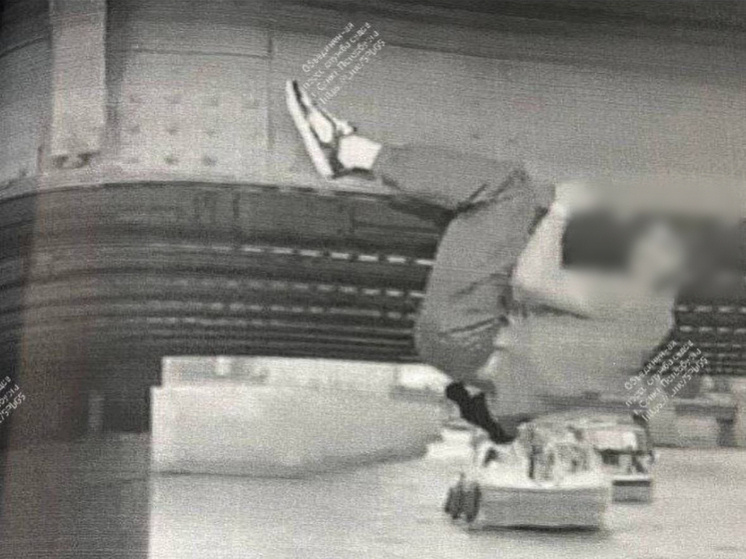     Своими действиями он создал помехи для движения других судов и создал угрозу безопасности пассажиров. Фото: объединенная пресс-служба судов Петербурга