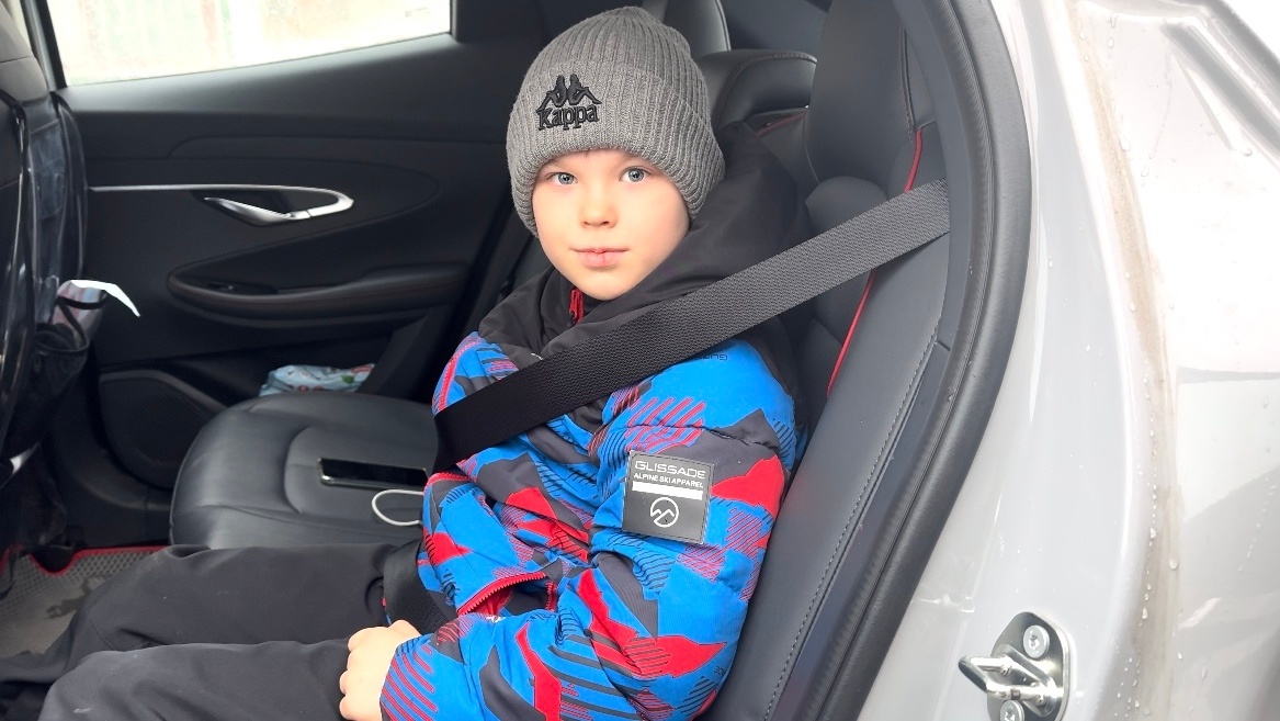 На фото правильная перевозка ребенка