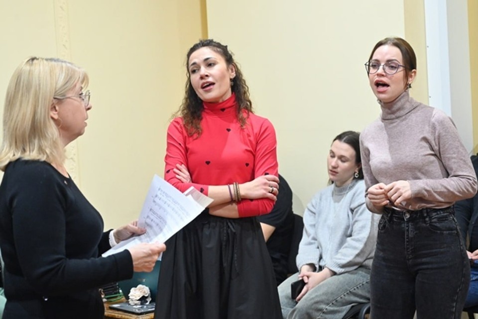    Артисты Донецкой муздрамы готовят спектакль «Донна Роза». Фото: Минкультуры ДНР