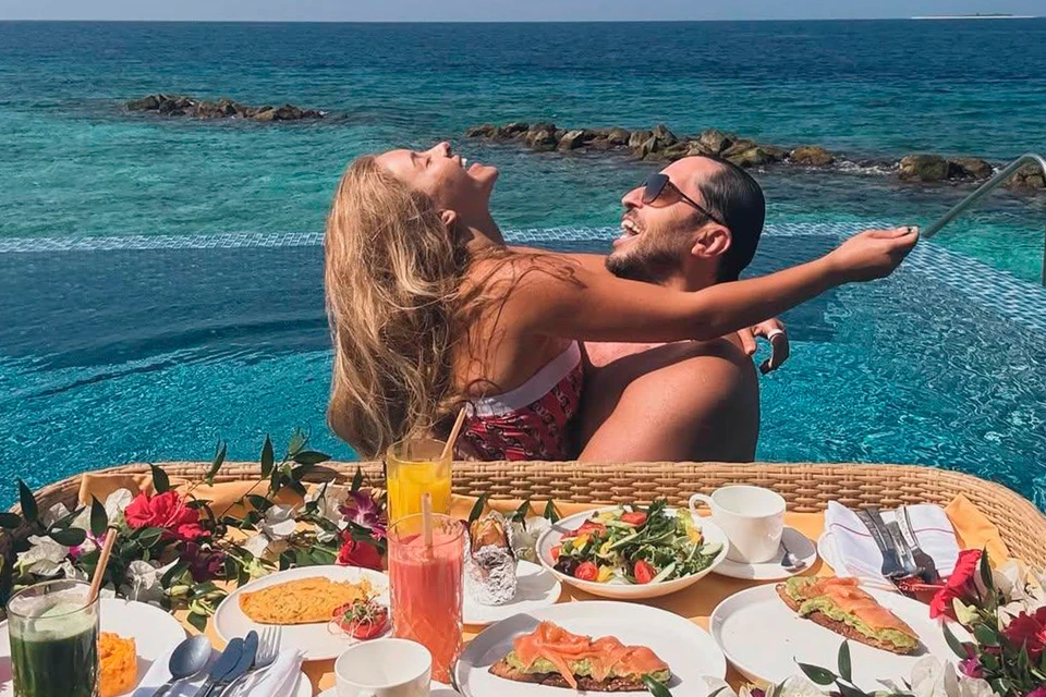 Фото: соцсети. Ревва с супругой шикуют на Мальдивах