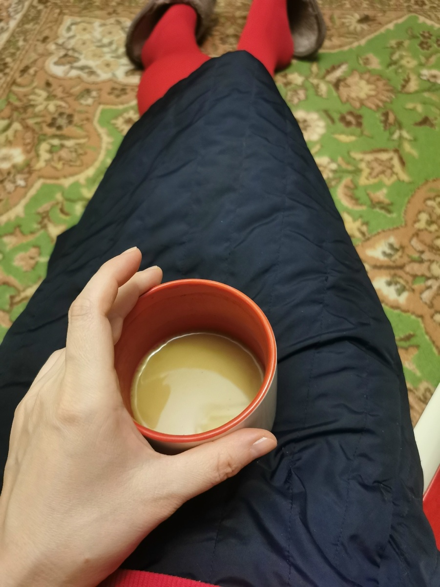 я же обещала разбавлять чтение;) кофе - это почти такая же насущная пища как хлеб!