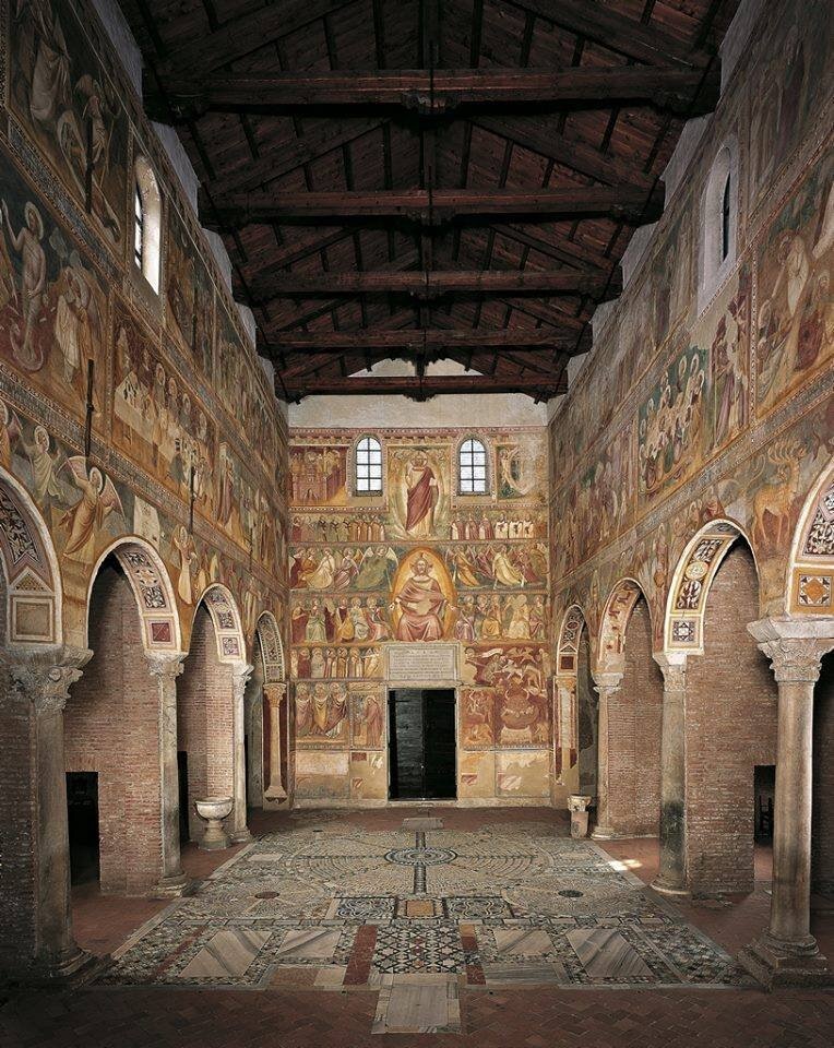 Перед нами фреска XIV века, созданная итальянским мастером Витале да Болонья (ок. 1300–1361), также известным как Витале дельи Экви. Он был выдающимся художником болонской школы, прославившимся работами в церкви Сан-Сальваторе и росписями в соборе Санта-Мария деи Серви.