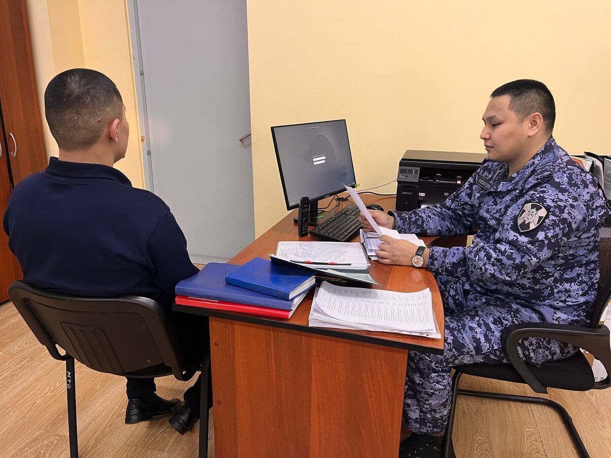 Об инновациях, которые проникают в сферу безопасности граждан, рассказал юрисконсульт договорно-правовой работы вневедомственной охраны Буян Кандан.