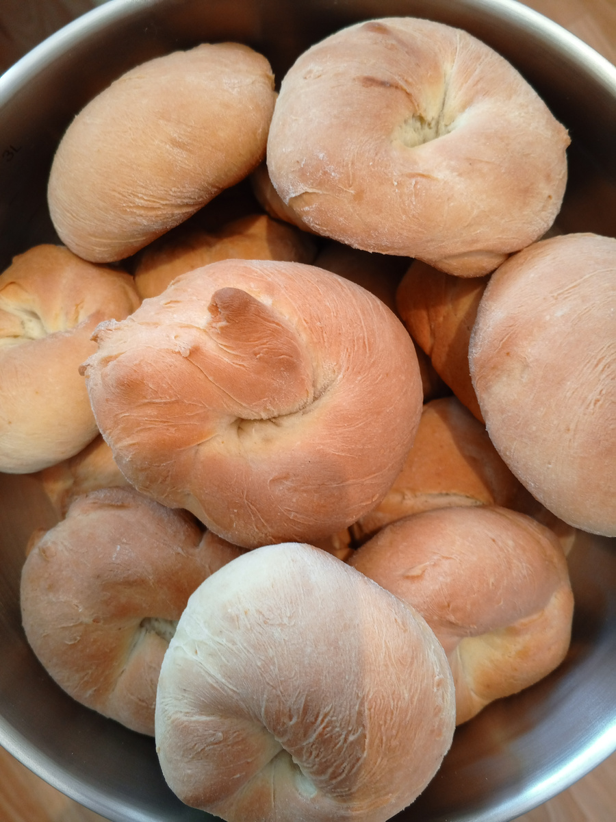 Калачики замесила на сметане.