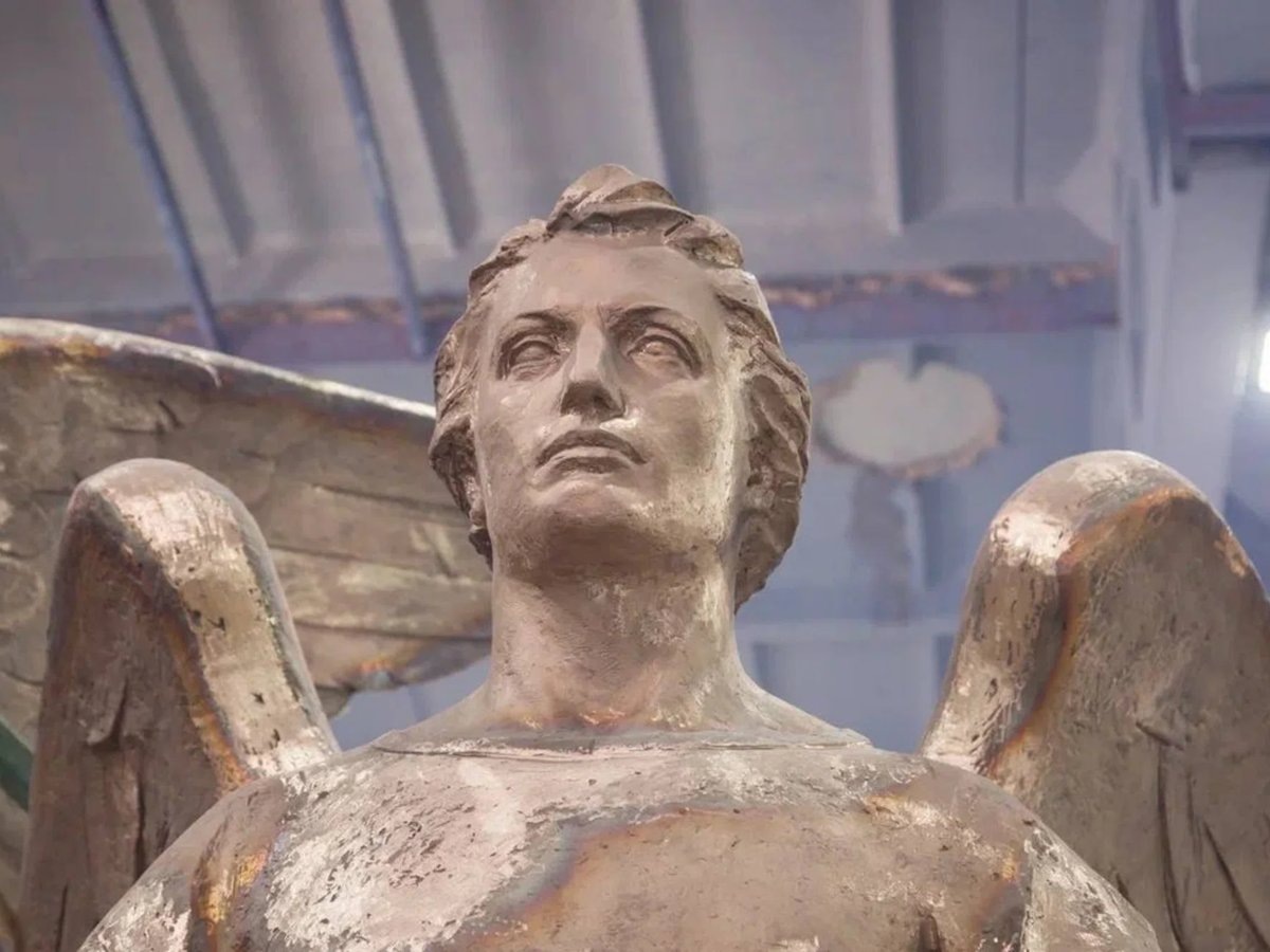     Скульптуру сначала создают в мини-формате, а затем масштабируют до нужных размеров