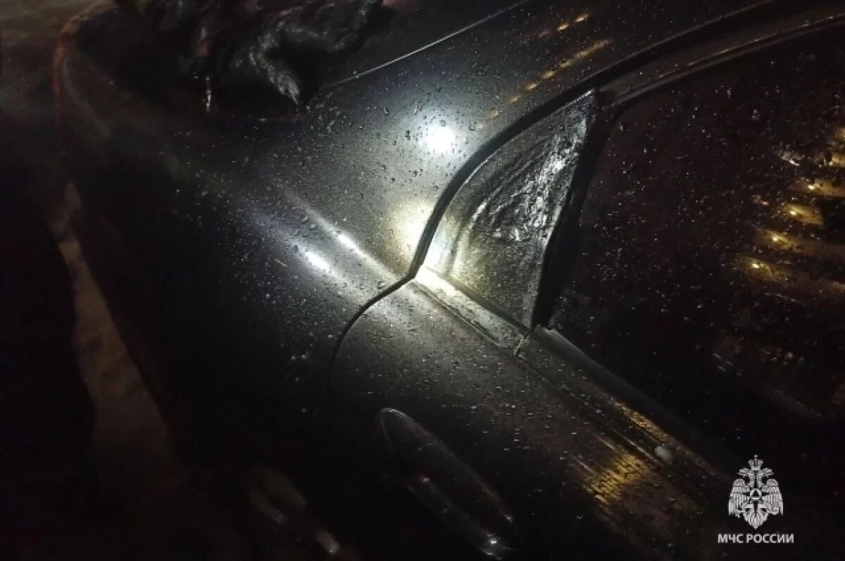    За четыре месяца в Югре произошло 140 пожаров в авто, 6 человек пострадали