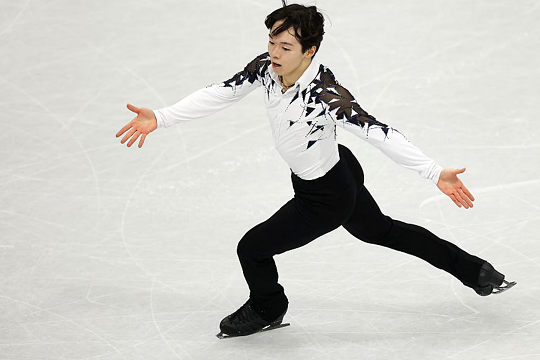    Некачественное покрытие подиума испортило коньки призёров командного турнира по фигурному катанию на ОИ-2026 (фото: olympic.com)