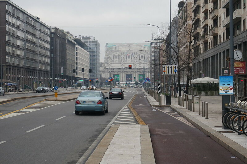 листать вправо