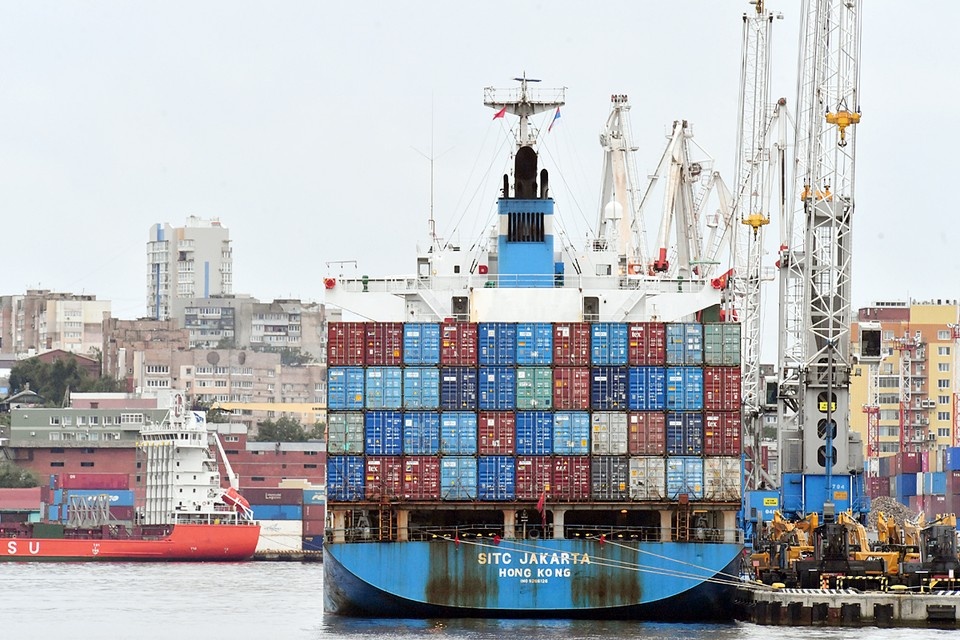    Это снижение нельзя назвать ни системным, ни из ряда вон, потому что каждый год показатели импорта и экспорта меняются Иван МАКЕЕВ