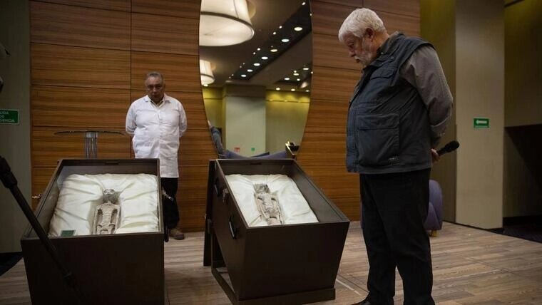    «Тела инопланетян», которые показал уфолог Хайме Мауссан. Фото: кадр из видео