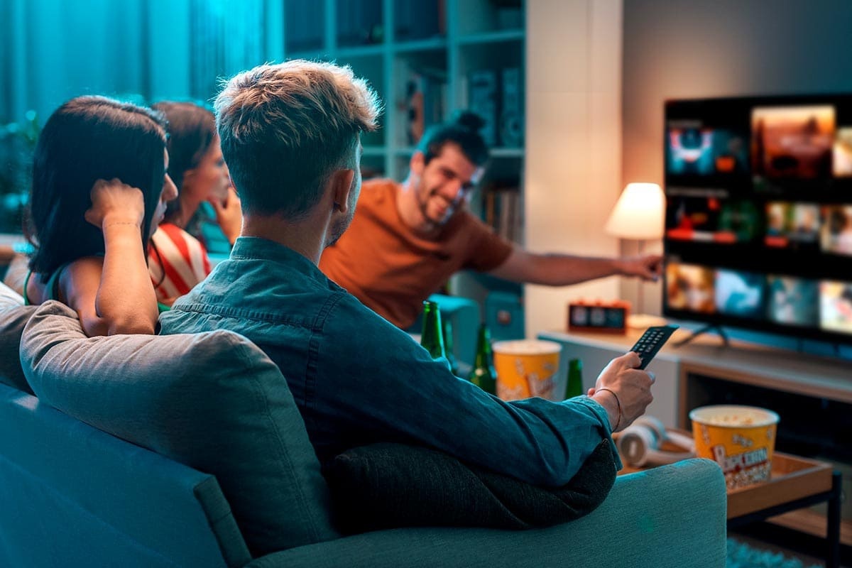    Когда вы слышите «LED-телевизор» или «QLED-телевизор», речь всегда идет о разновидности LCD-устройства. Фото: tochka.by