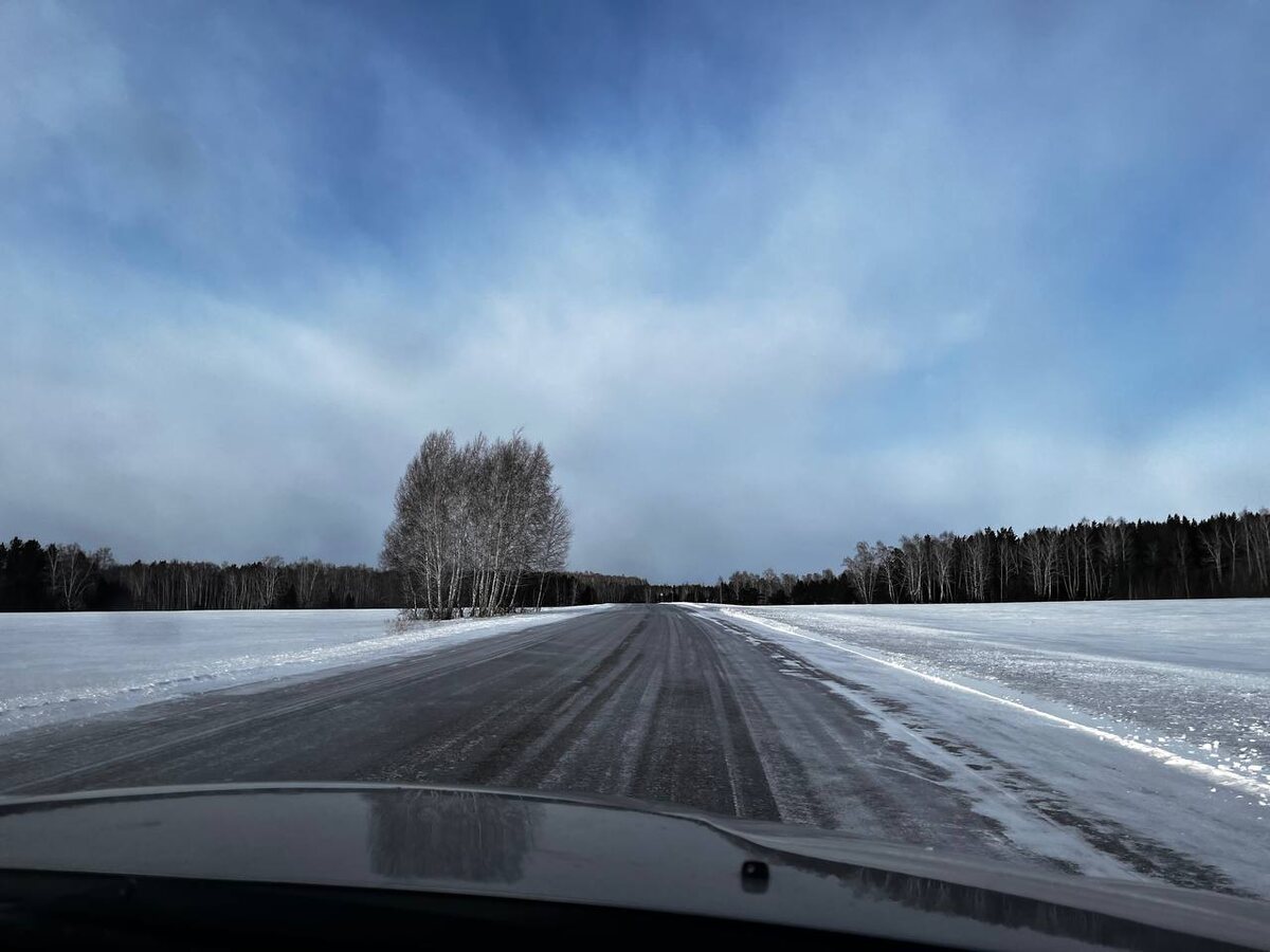 Лёд местами прямо на асфальте