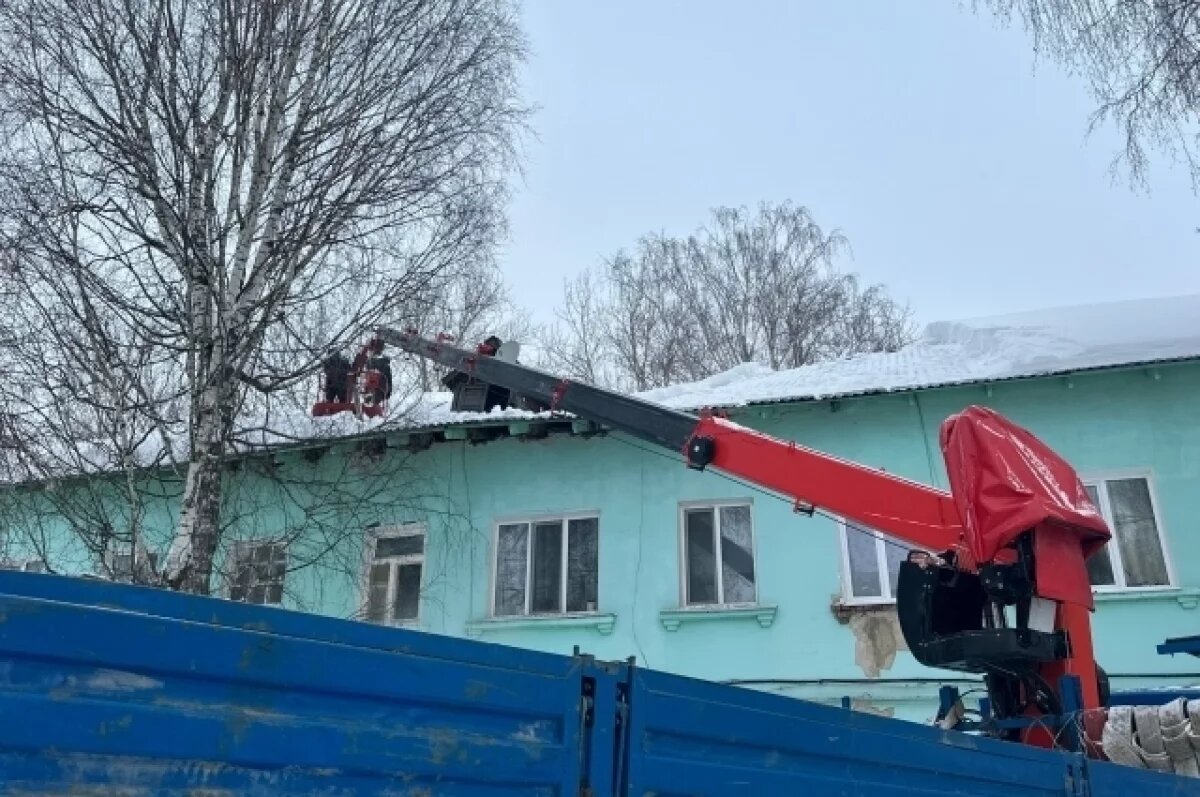    Крыша жилого дома обрушилась из-за снега в Пермском крае