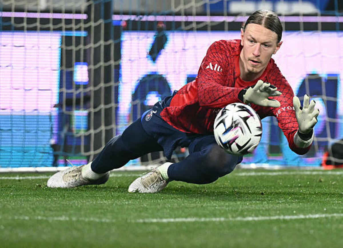     Французский журналист высказался о причине, по которой Сафонов получил статус первого вратаря «ПСЖ»