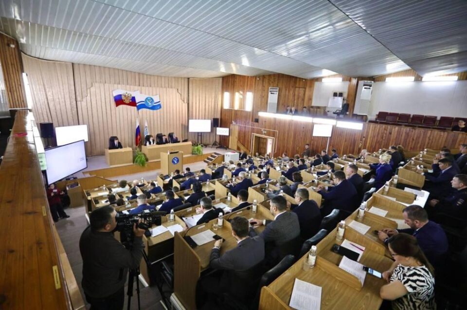    XIV очередная сессия Госсобрания – Эл Курултай восьмого созыва. Источник: altai-republic.ru