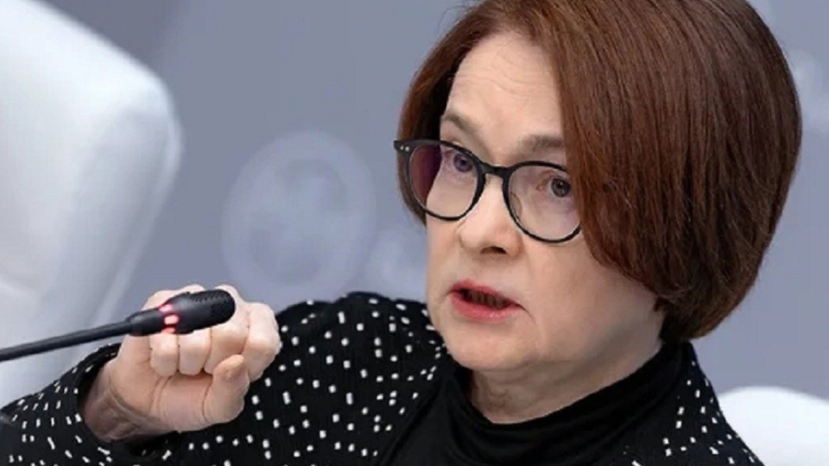 Базовый сценарий: ставка высокая и надолго