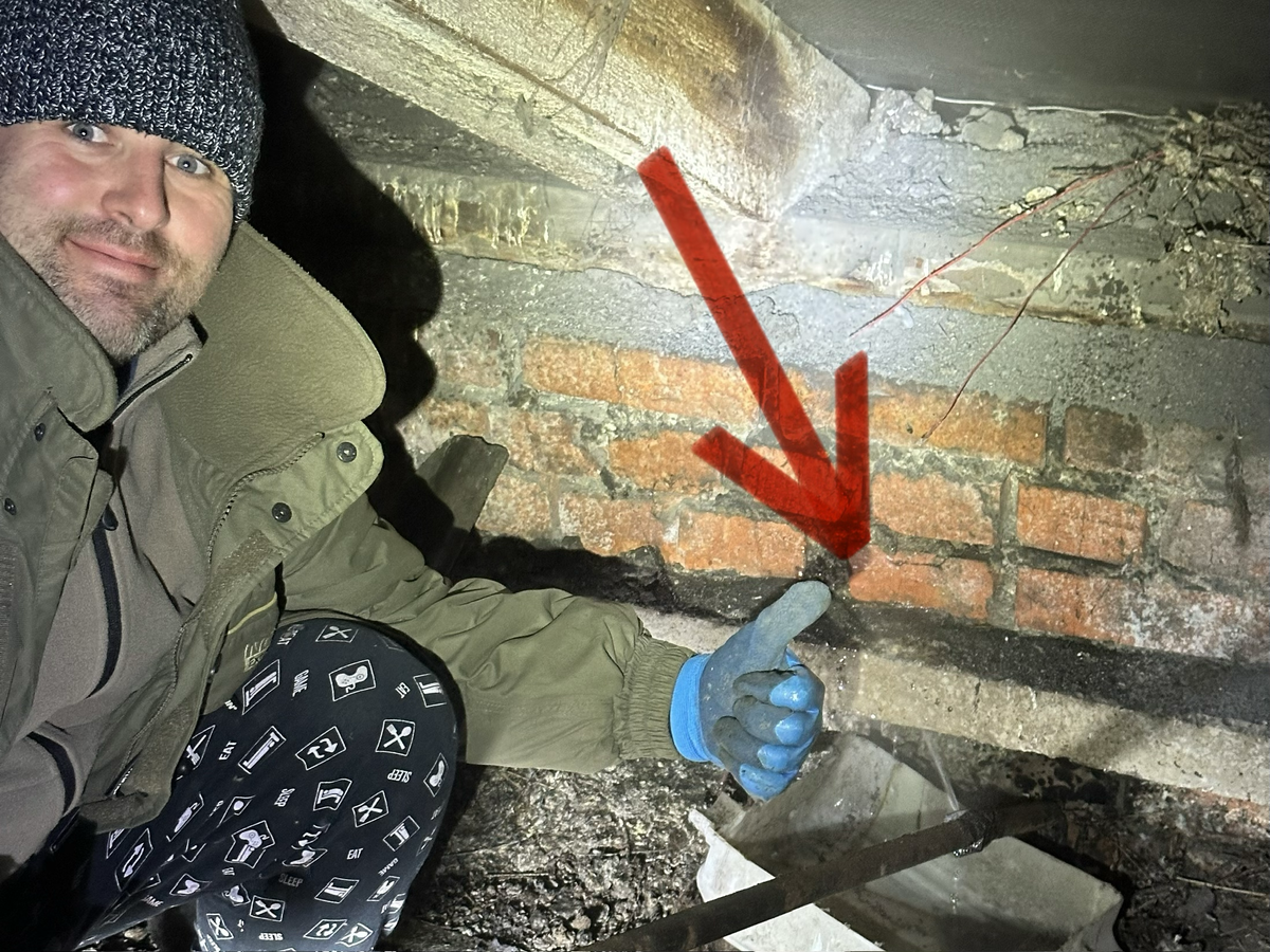 Муж никогда не унывает! Иногда проживаем достойно проблемы  только благодаря его оптимизму 