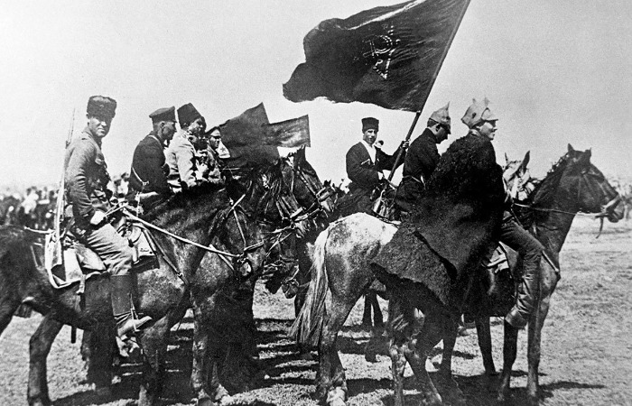 Комбриг Красной армии против своих: как герой стал главным мятежником Дона