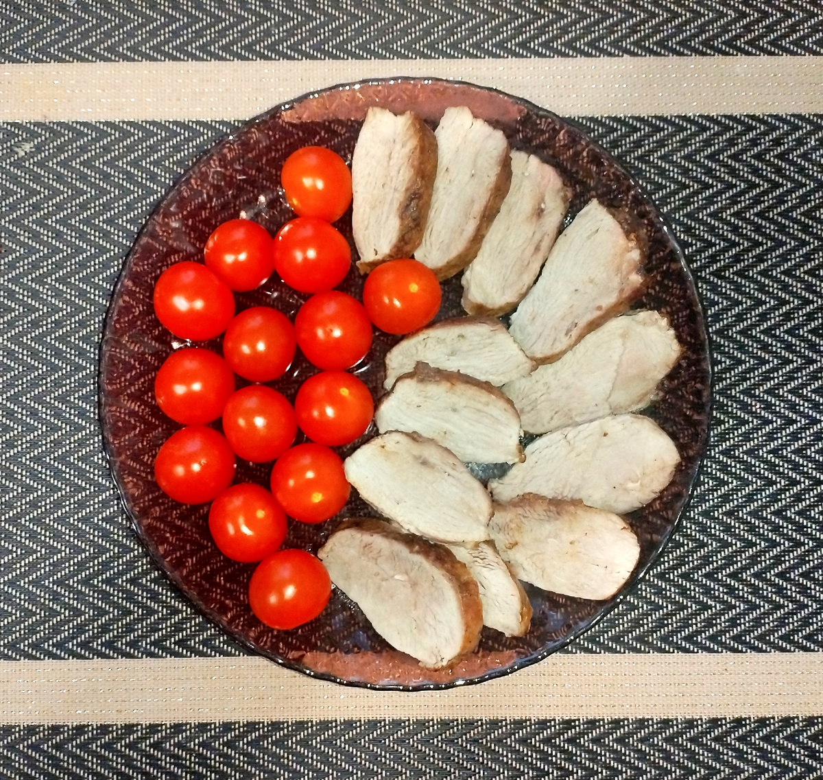 Ужин. Утка и томаты чери.