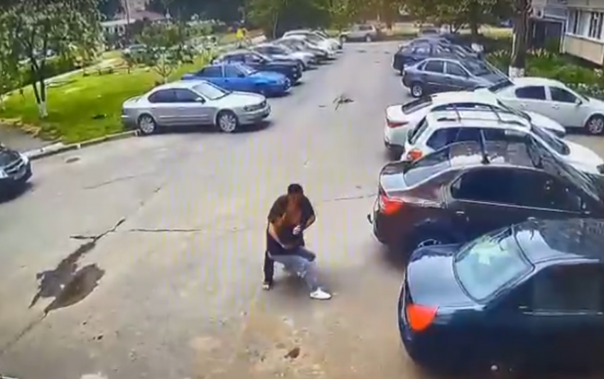 Момент нападения на девушку