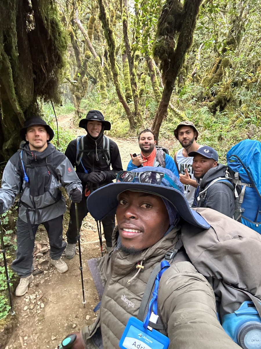 Эдриан, Майкл и мы.